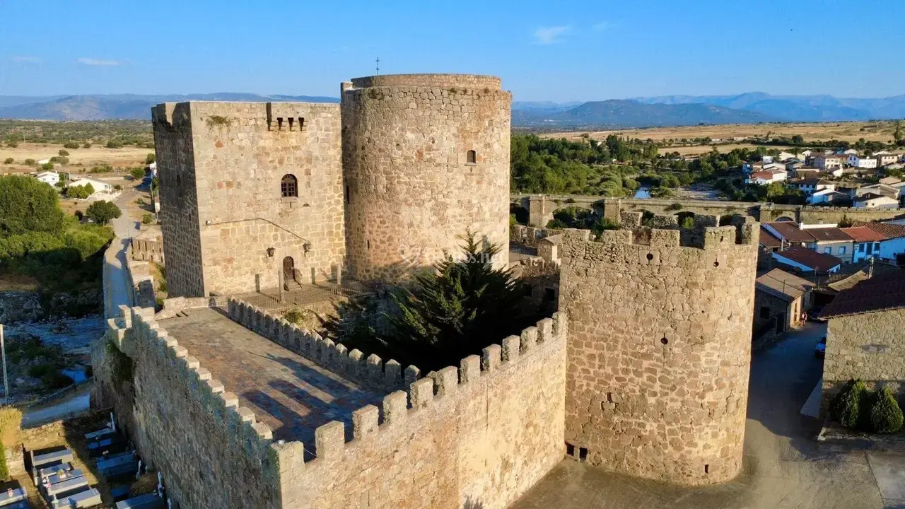 Vista exterior del castillo